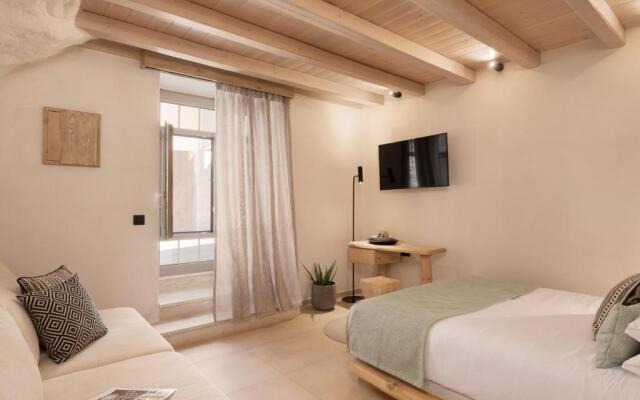 Manili Boutique Suites & Villas