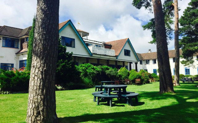 The Knoll House