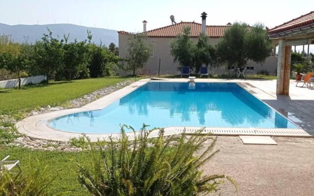 Villa IRENE Evia, 4 bdr, Pool, 500m to Beach