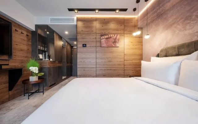 . Hotel SIMONA HALEP