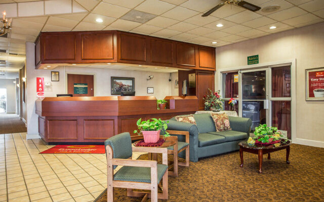 Econo Lodge Inn & Suites Lumberton