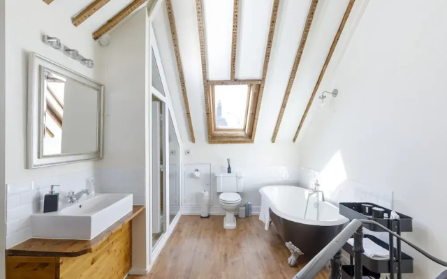 Apartment in Brighton Near Brighton Beach