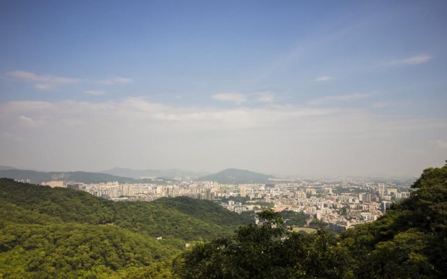 Baiyun Lakeside Hotel