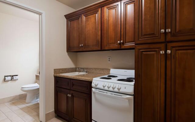 Best Western John Muir Inn