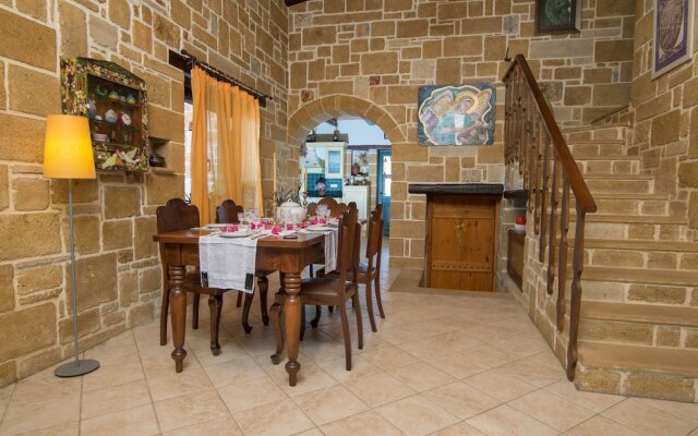 Athina Traditional Villa