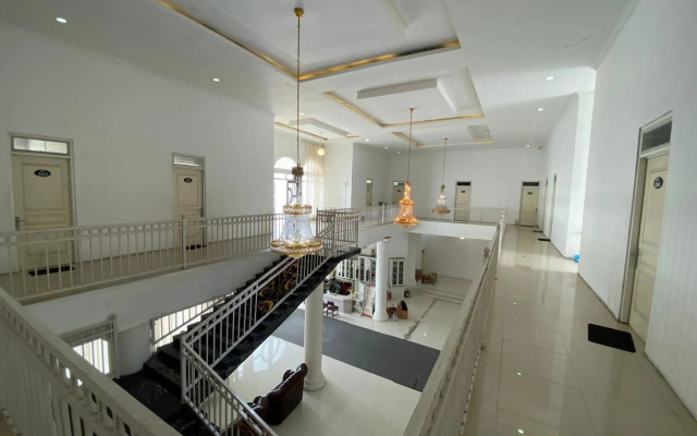 Capital O 1888 Griya RW Family Guest House