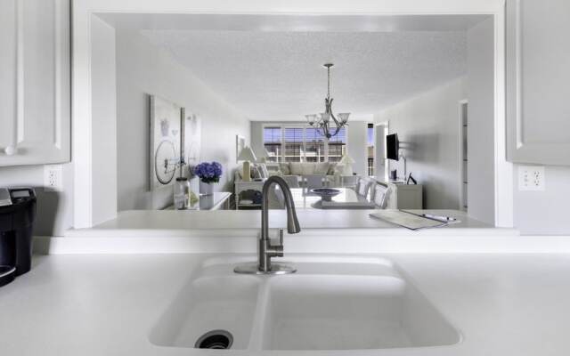 Loggerhead 314 2 Bedroom Condo by RedAwning