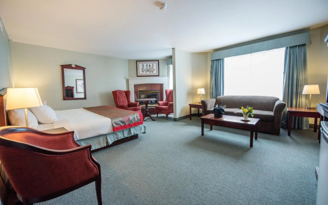 Harrison Lake Hotel