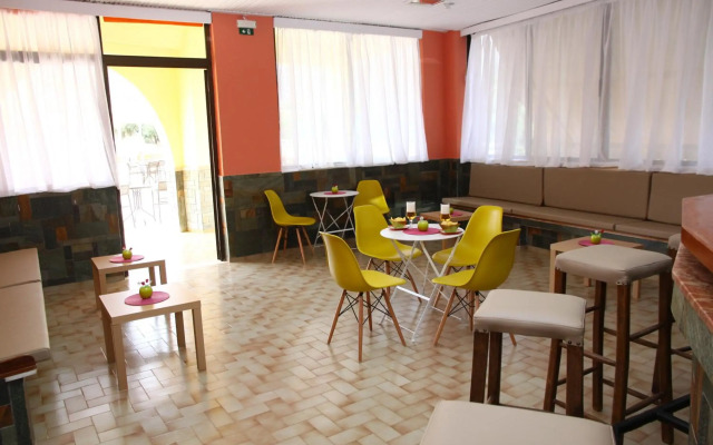 Triton Garden Hotel