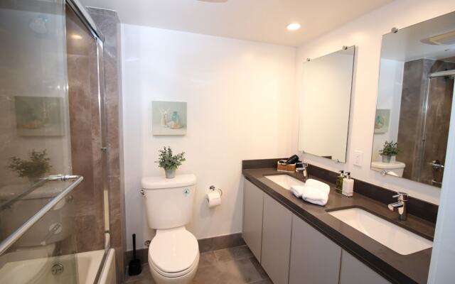 LA Luxury Suites Parking 2 BD 2 BA