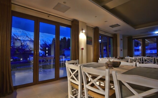 Anavasi Mountain Resort