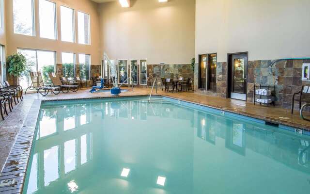 Comfort Inn & Suites