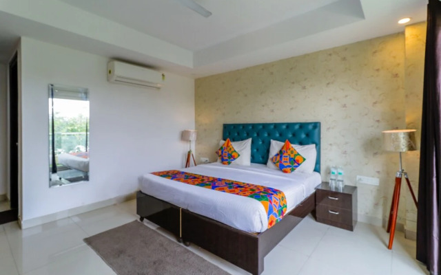 Tipsyy Inn Suites 007