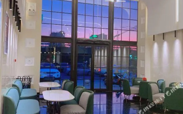 Rose Star Moon Selected Hotel