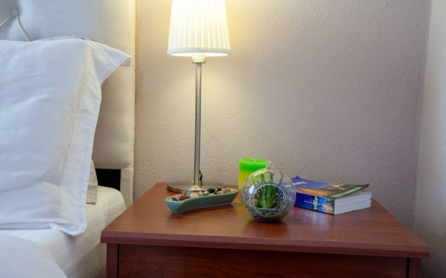 Aheste_simple Sea View Flat in Lovely Old Town