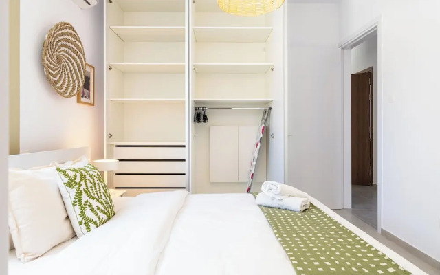 Solenne Stylish 2-BR Apt in Larnaca