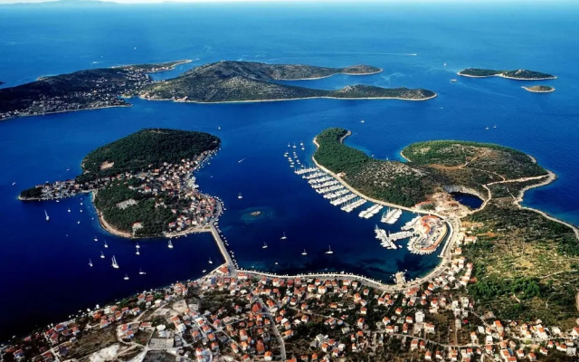 Homely Apartment in Trogir near Beach