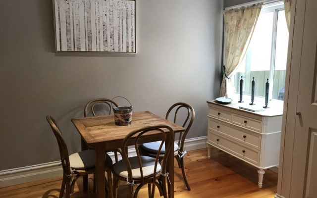 Lavender Cottage - Bright