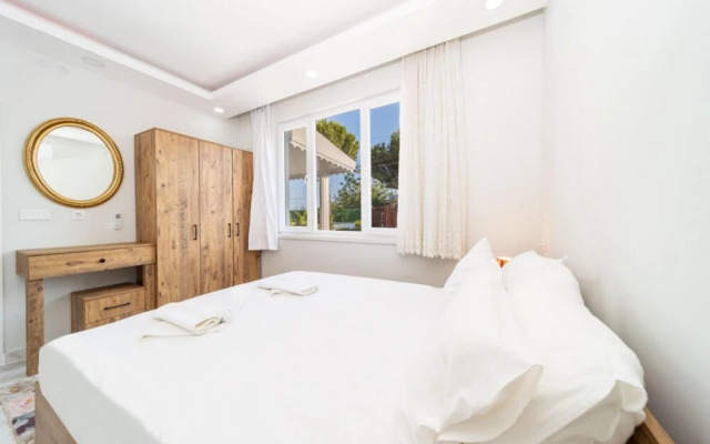 Marvelous Conservative Villa in Muratpasa