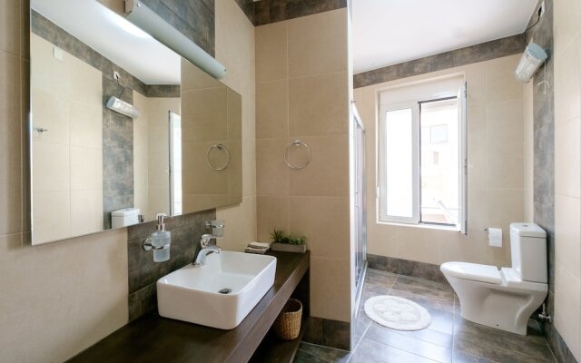 Home with Courtyard in Heart of Old Town