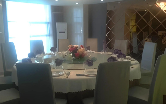 GreenTree Inn Jiuquan Century Plaza Hotel