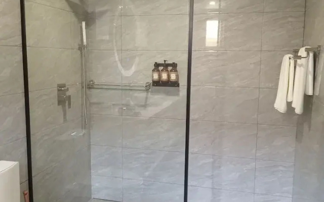 Hibiscus Suites And Residences