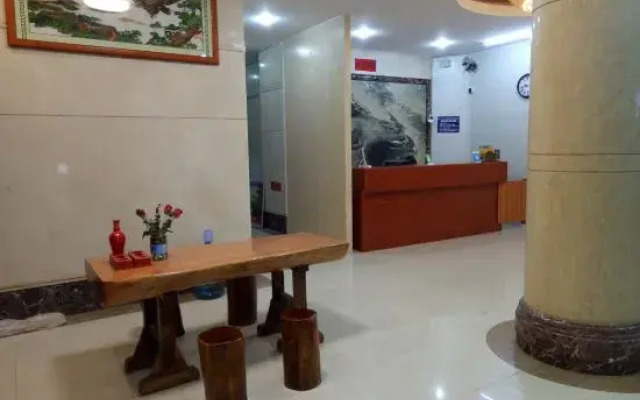 New Feitu Hotel guigang (Guest World RT-Mart)