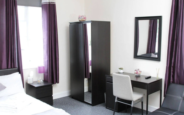 OYO Gin House Hotel
