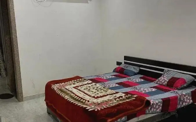 Oyo Flagship 808003 Hotel Bhavya Inn