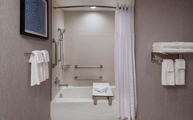 Hyatt Place Austin / Lake Travis / Four Points