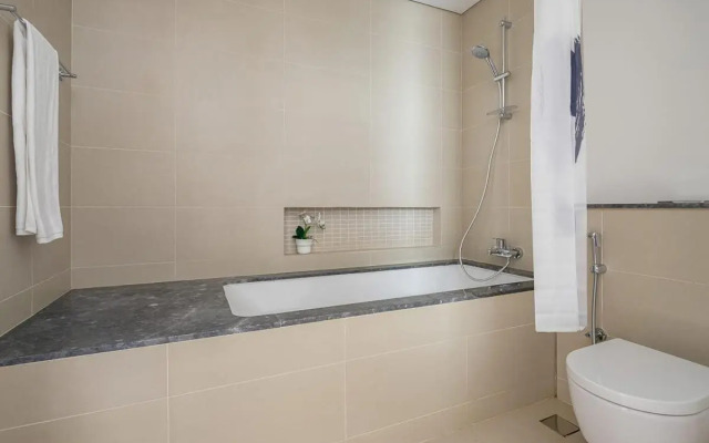 Frank Porter - 5242 Emaar T1