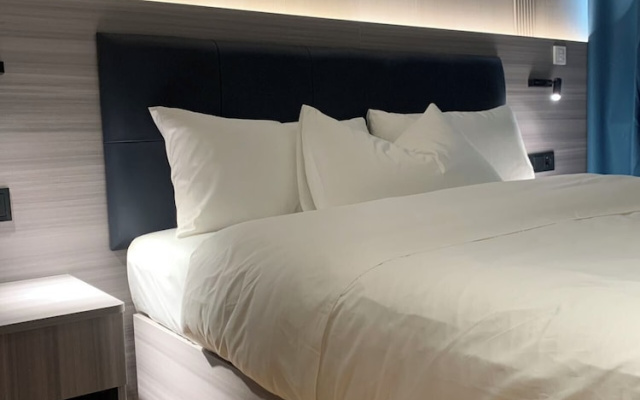 Mooncity Hotel & Boardinghouse