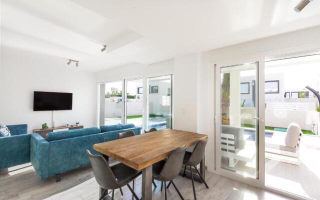 Casa Bos Dolphin Pool Jacuzzi 6p