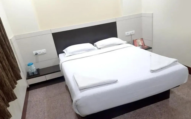 Hotel Adarsha Palace