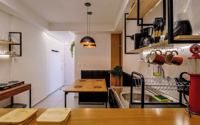 Studio Completo c Wi-fi e Varanda no Centro