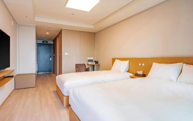Sokcho I Park Suite Hotel and Residence