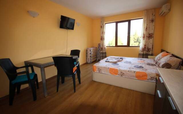 Apartment in Chateau Del Marina Apart Complex