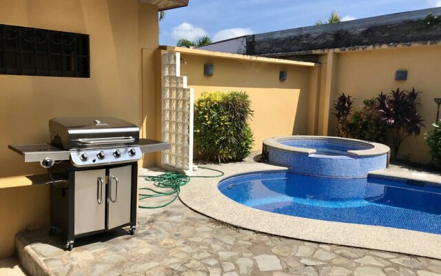 Casa Suenos: Iconic 4BR Home with Private Pool by RedAwning
