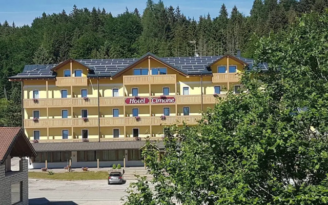 Hotel Caminetto Mountain Resort