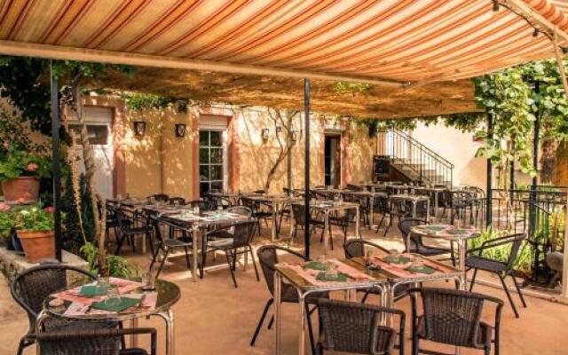 Hôtel Restaurant Les Touristes