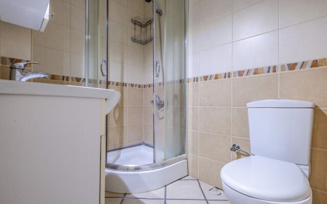 Studio Flat Near Public Transportation in Sisli