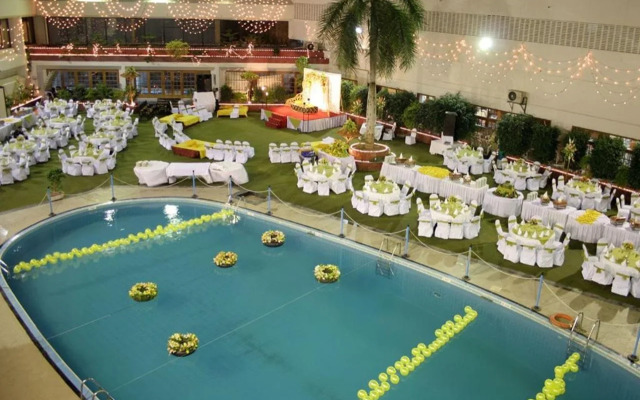 Regent Plaza Hotel & Convention Centre