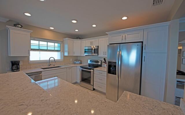 Gulf Place 8B Apartment 3