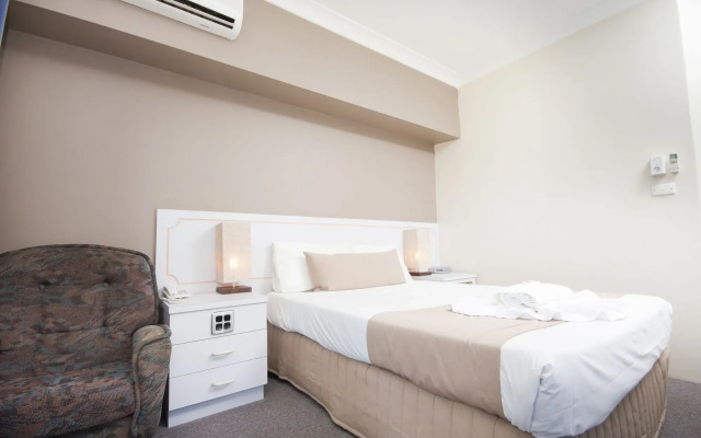 Island Palms Motor Inn