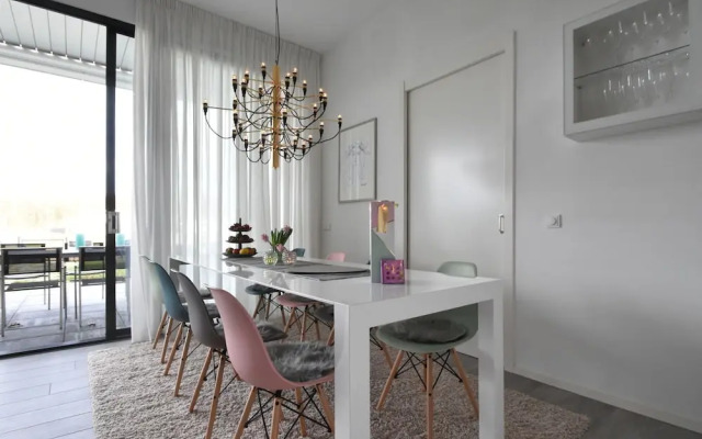 Pleasant Villa in Harderwijk with Fenced Garden and Jetty