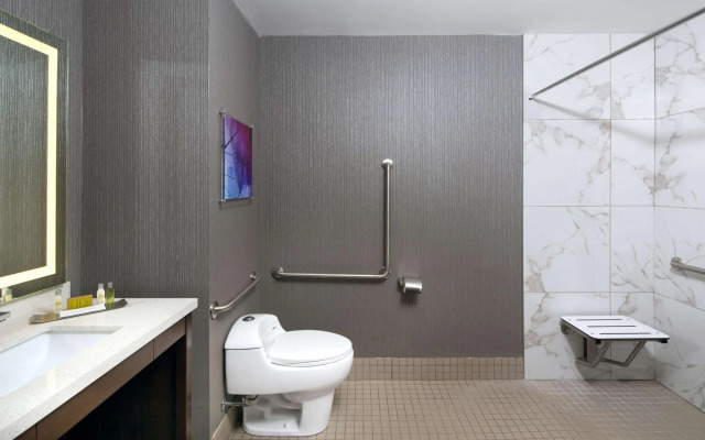 DoubleTree by Hilton Halifax Dartmouth