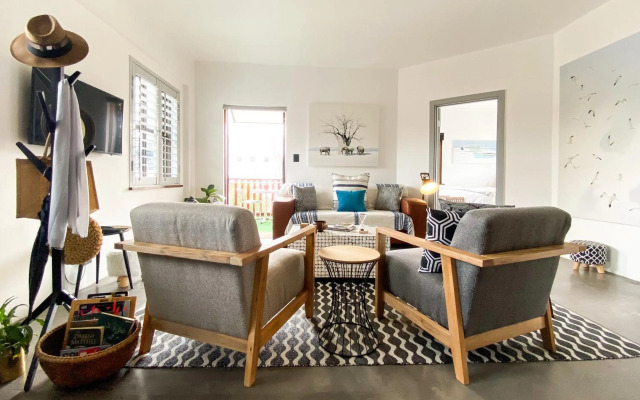 Stay On Main Plett - Contemporary 2-Bedroom Apartment