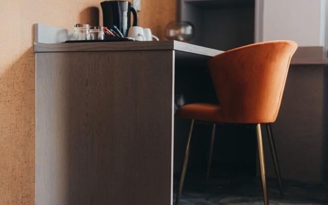 Quarter by Warren Collection