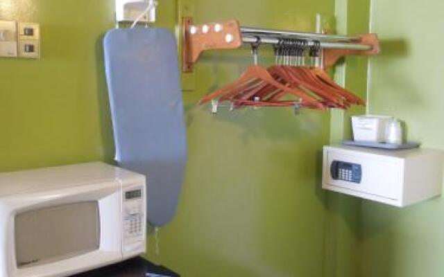 Seahawk Motel