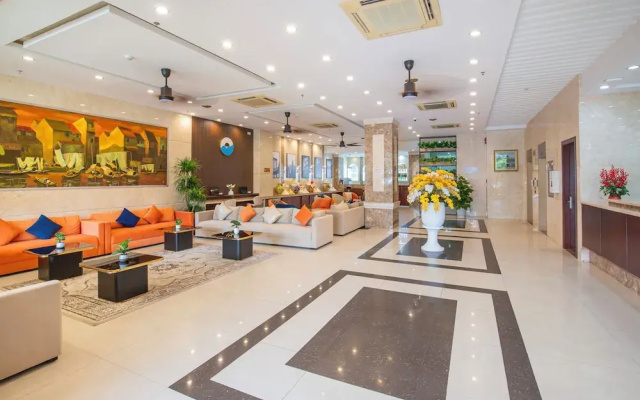 Sea Front Apartment & Spa Da Nang